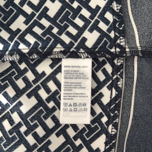 NWT Tommy Hilfiger Luxe Blouse and Pant Set - Picture 9 of 9